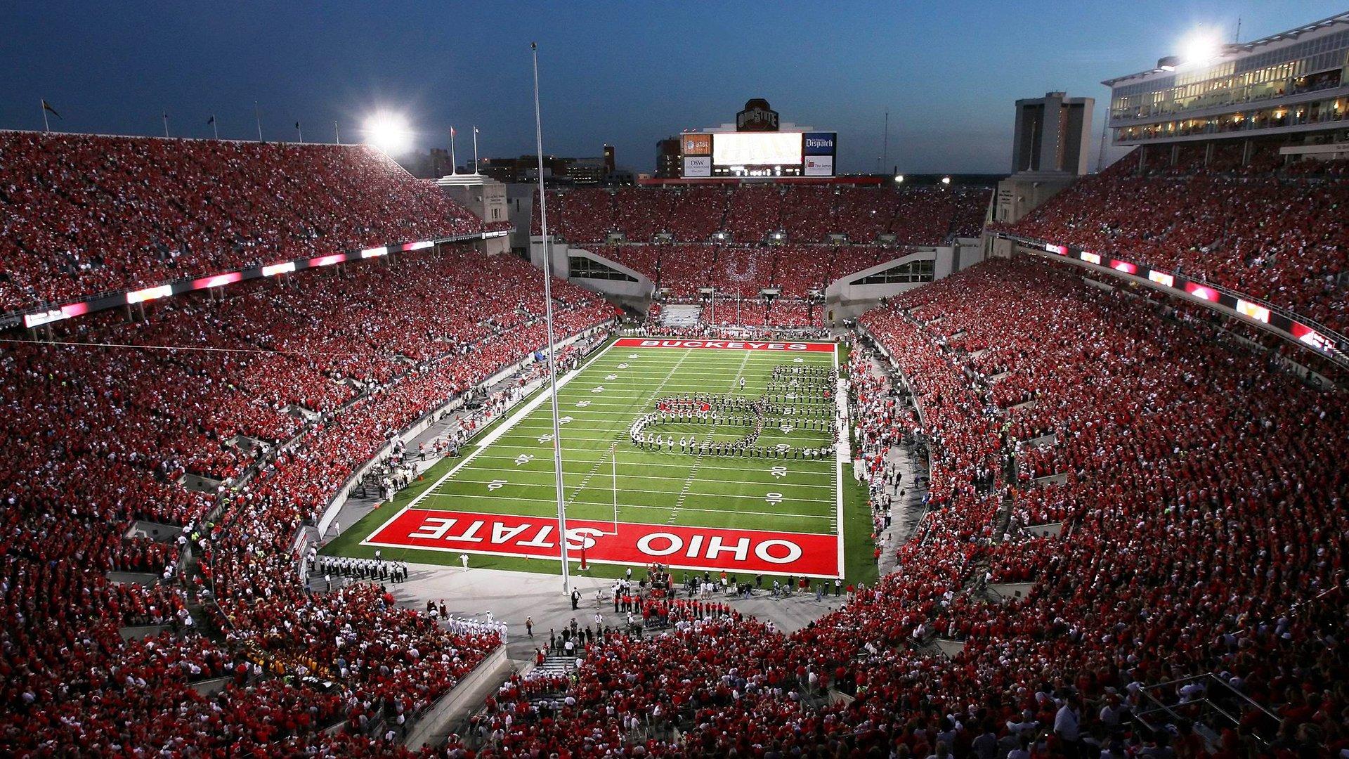 终场哨响,泪水与欢呼交织—这一刻,所有等待都被赋予了意义