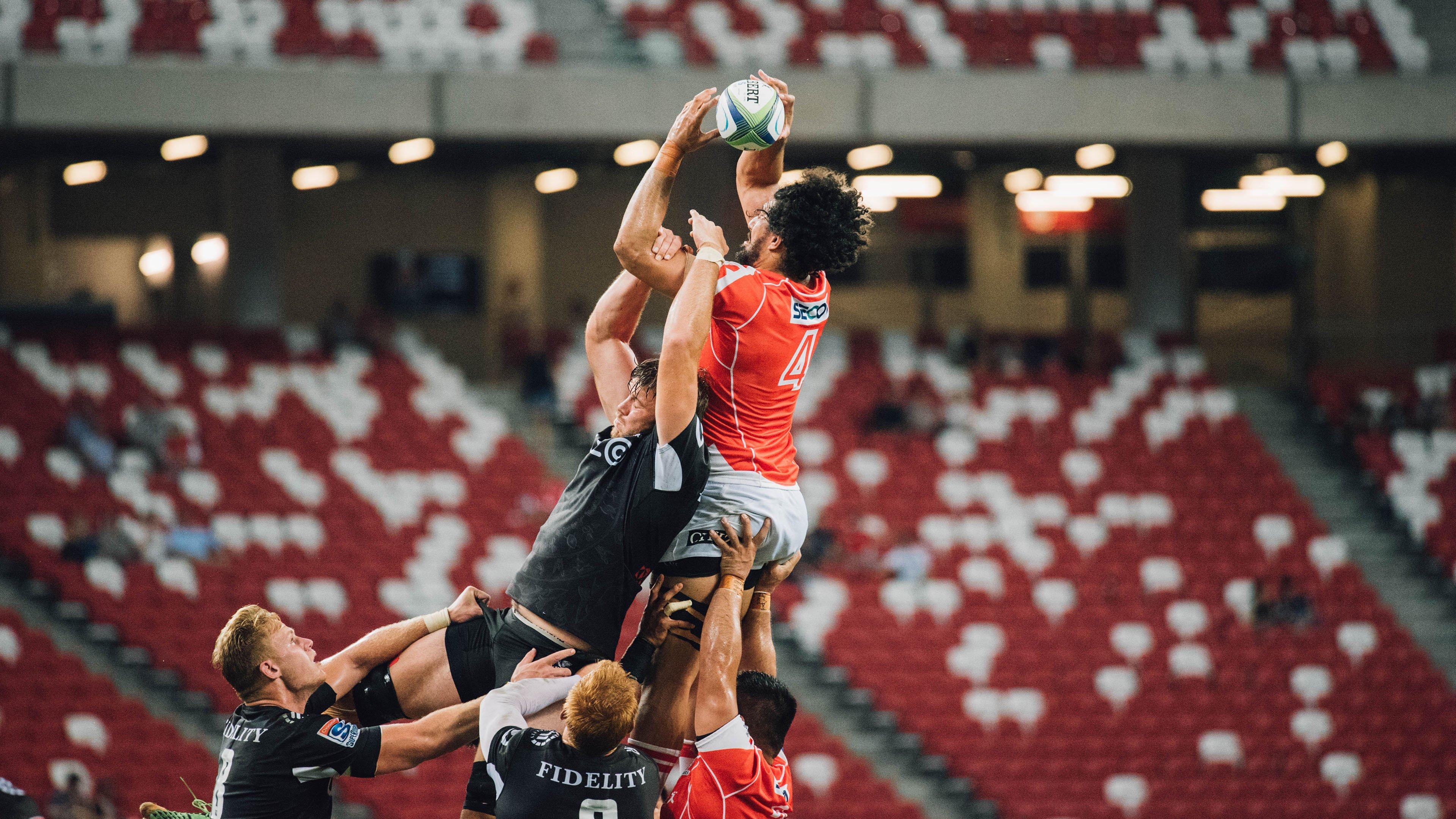 小丁状态回勇单场掠下10+2+3 全能表现助队告捷攻防两端显价值