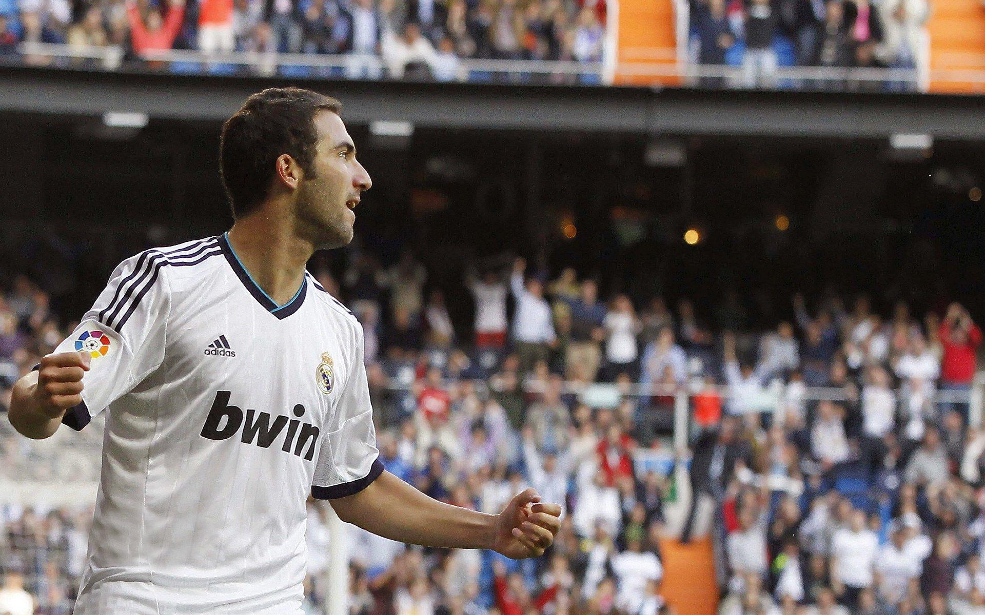 梦回巅峰！曼联官方回顾C罗2008/09赛季高光，18球6助铸就英超三连冠霸业